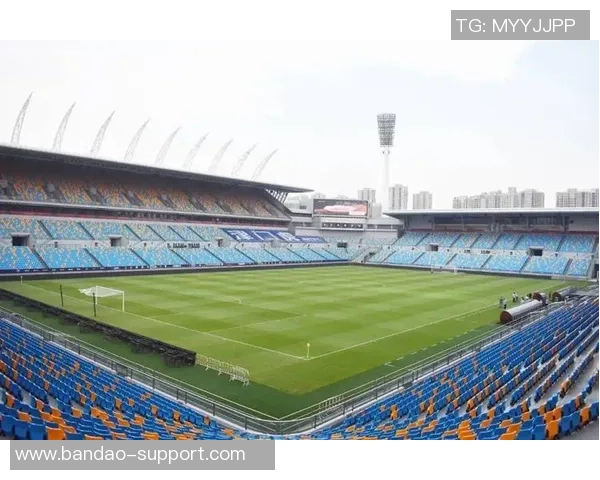 泰达足球俱乐部全新装修揭幕打造现代化训练与比赛设施提升球队竞争力