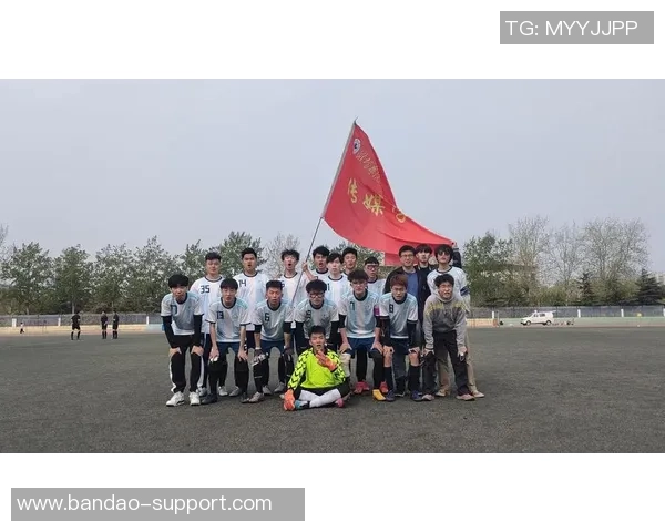 蛇足球队勇闯全国赛场展现团队精神与竞技风采的精彩旅程 蛇足球队勇闯全国赛场展现团队精神与竞技风采的精彩旅程