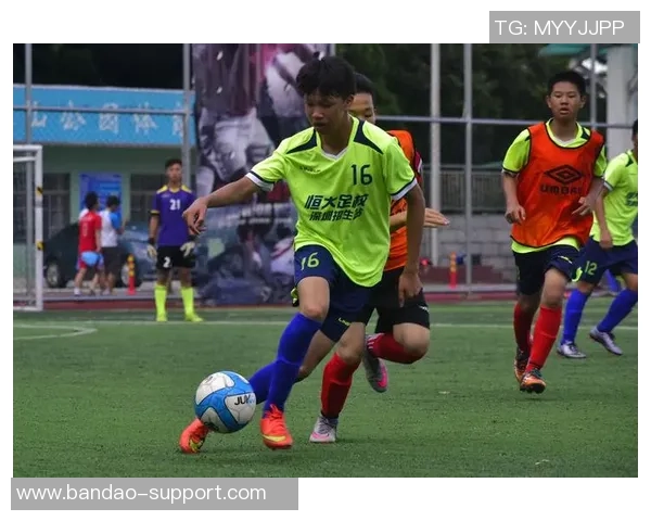 超智能足球军狼引领未来体育科技革命助力青少年成长与团队精神培养 超智能足球军狼引领未来体育科技革命助力青少年成长与团队精神培养